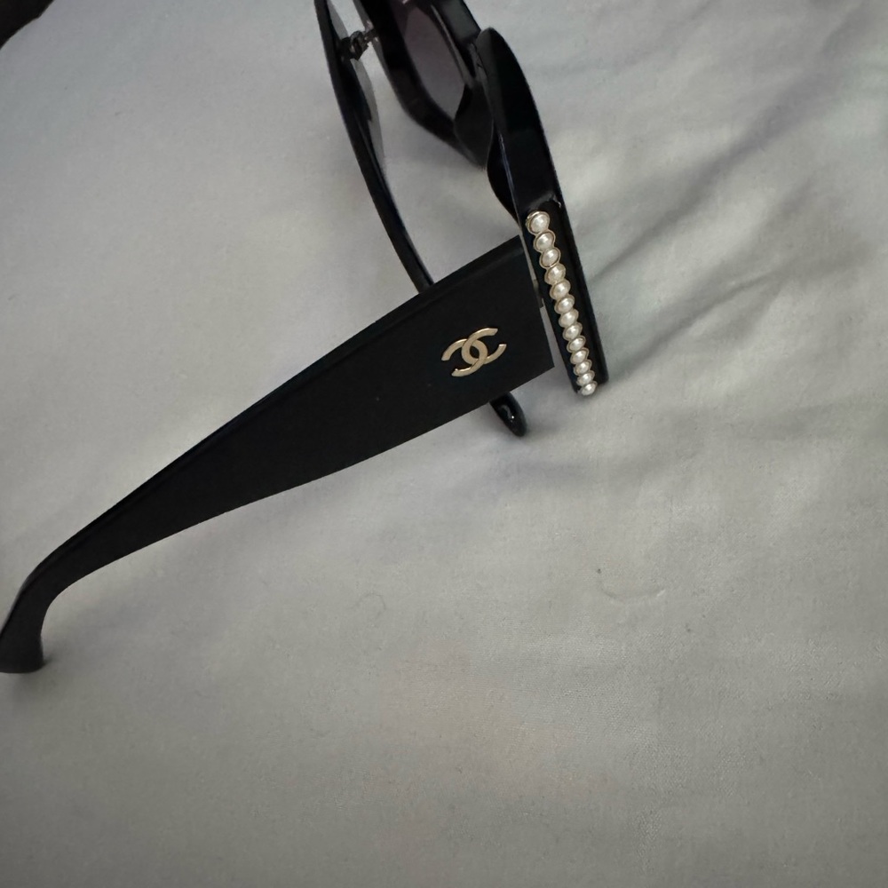 CHANEL Black Sunglasses with Gold Accents - Picture 6 of 8